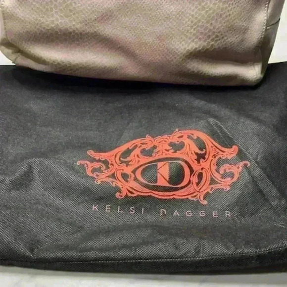 🔥🔥 Large leather & embossed suede tote Kelsi Dagger NWT!  Neutral Shoulder Bag - Picture 12 of 15